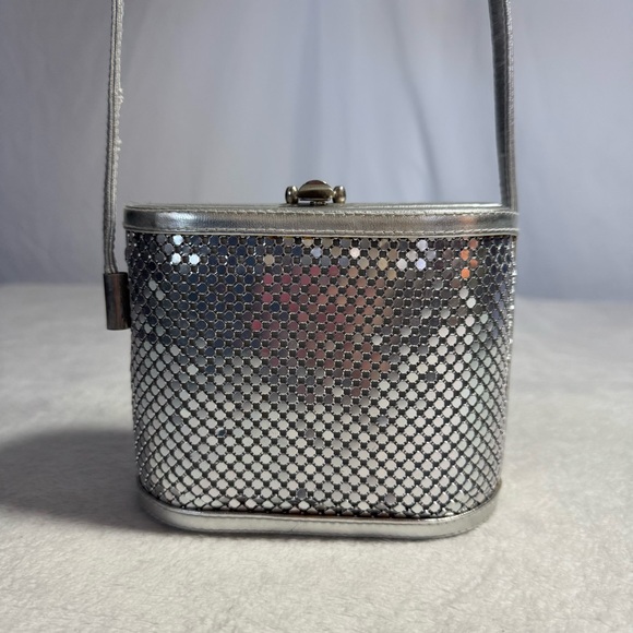 Vintage Silver Mesh Metal Frame Box Bag by Y&S - Picture 6 of 13